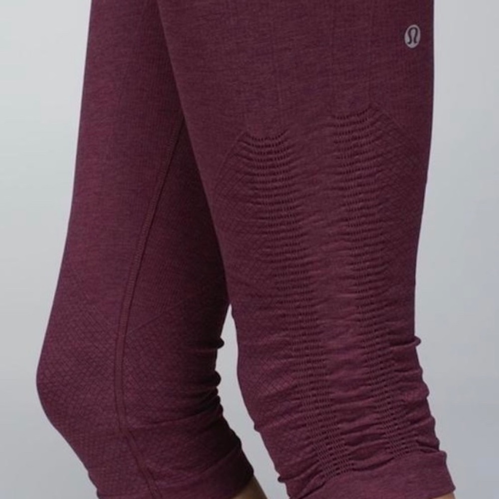 Lululemon Seemless Burgundy capris